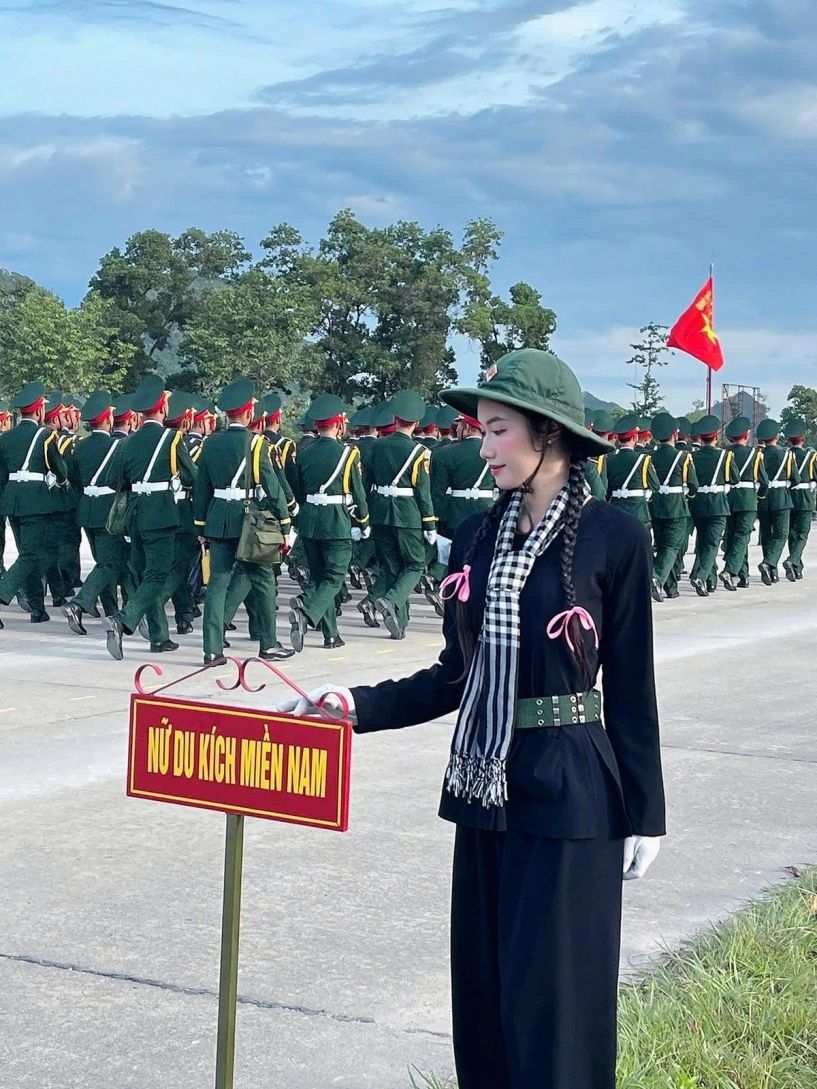 nữ du kích miền nam vinh dự 3 lần tham gia diễu binh gây sốt mạng - 2