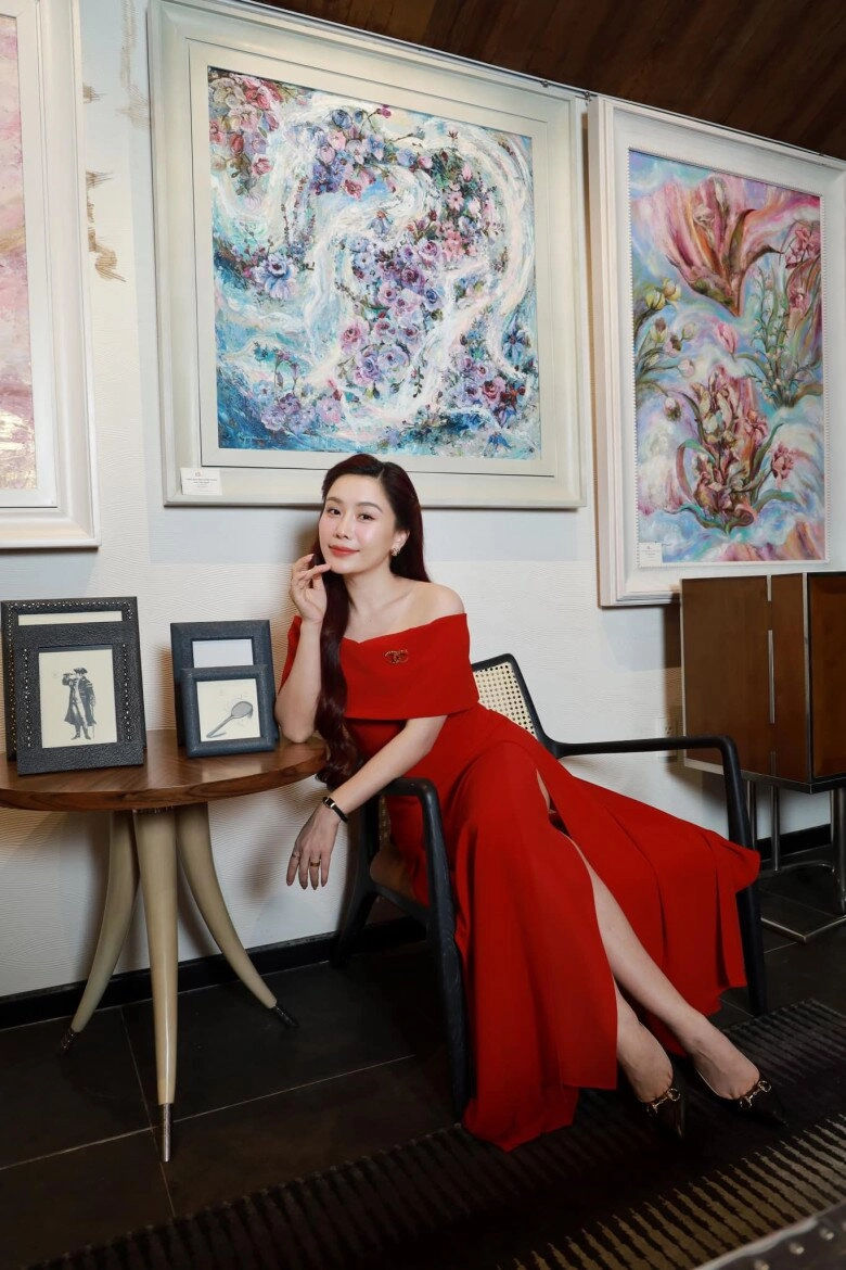 Nữ mc ăn món lòng se điếu hút 4 triệu lượt xem 40 tuổi vẫn trẻ như gái đôi mươi là phú bà miền tây - 4