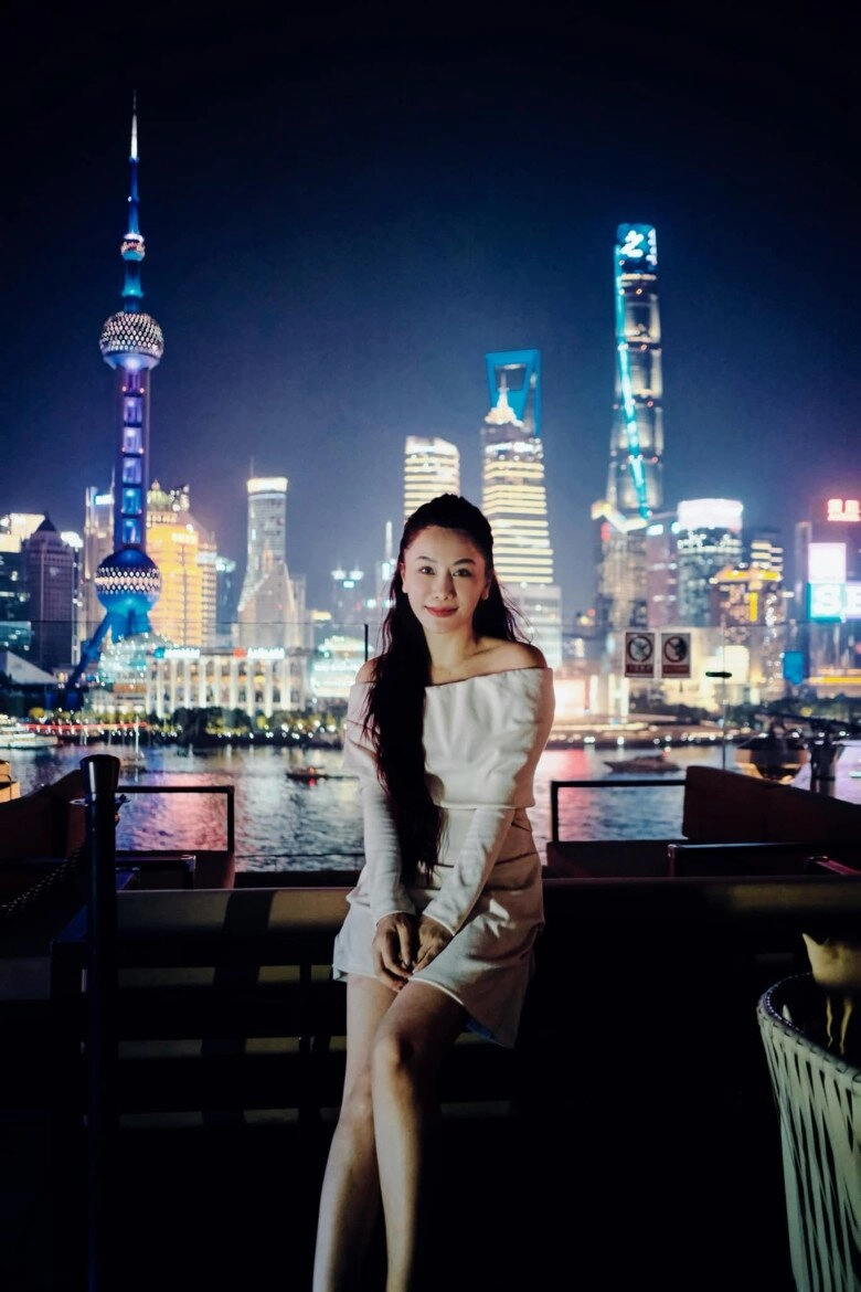 Nữ mc ăn món lòng se điếu hút 4 triệu lượt xem 40 tuổi vẫn trẻ như gái đôi mươi là phú bà miền tây - 6