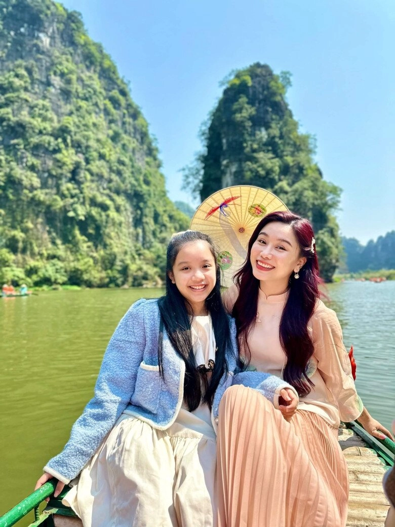 Nữ mc ăn món lòng se điếu hút 4 triệu lượt xem 40 tuổi vẫn trẻ như gái đôi mươi là phú bà miền tây - 8