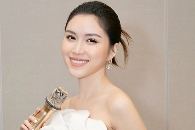 Nữ mc gia thế khủng từng bị cấm sóng vóc dáng chuẩn siêu mẫu đi thi quốc tế lần đầu đã ẵm giải thưởng - 1