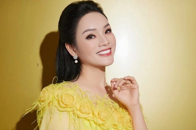 Nữ nsnd trẻ nhất việt nam chưa qua tuổi 40 đã 2 đời chồng nay sống với tình mới trong biệt phủ rộng 8000m2 - 2