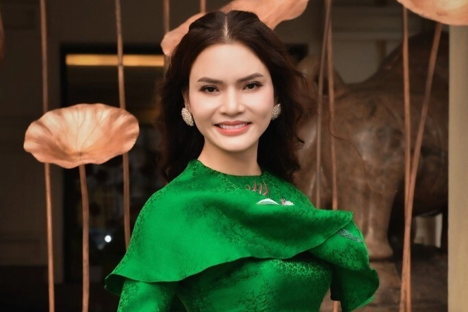 Nữ nsnd trẻ nhất việt nam chưa qua tuổi 40 đã 2 đời chồng nay sống với tình mới trong biệt phủ rộng 8000m2 - 3