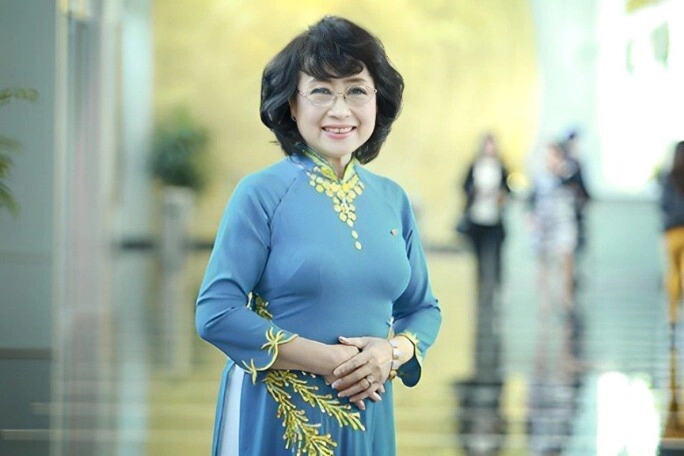 Nữ nsưt là btv huyền thoại đời đầu của vtv tình duyên lận đận nay viên mãn bên chồng 2 là tiến sĩ hóa học - 1
