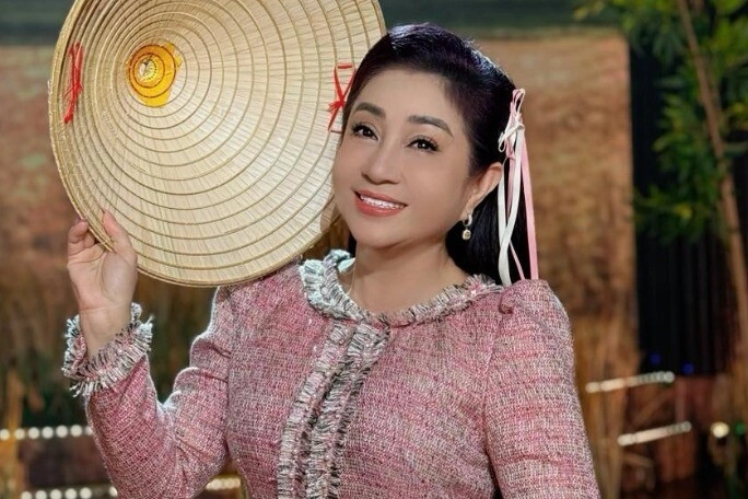 Nữ nsưt sống trong biệt thự 50 tỷ đồng nhưng không biết rút tiền con gái thuộc top 2 học sinh giỏi ở mỹ - 4