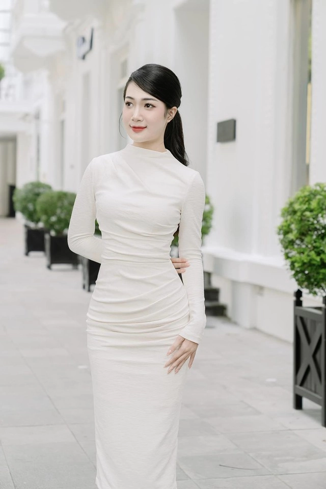 Nữ quản lý sòng bạc xinh đẹp khiến ông trùm mê trong độc đạo ngoài đời có nhan sắc thế nào - 7