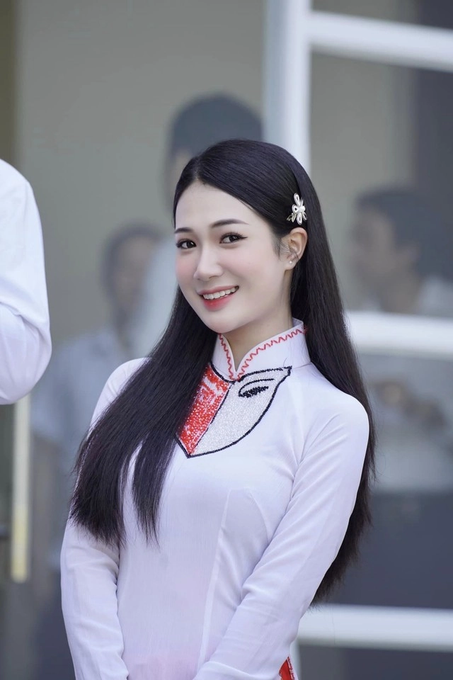Nữ quản lý sòng bạc xinh đẹp khiến ông trùm mê trong độc đạo ngoài đời có nhan sắc thế nào - 10