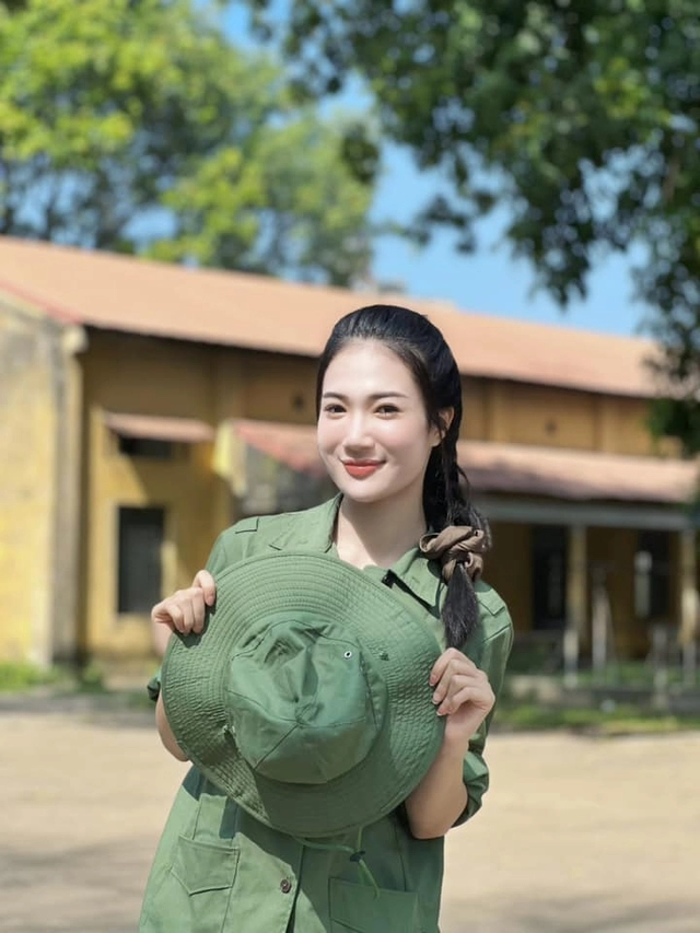 Nữ quản lý sòng bạc xinh đẹp khiến ông trùm mê trong độc đạo ngoài đời có nhan sắc thế nào - 11