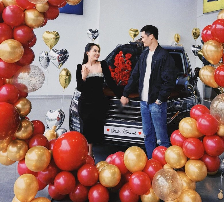 Nữ thượng úy tham gia lễ báo công dâng bác là người đẹp vtv có hôn nhân màu hồng bên chồng từng làm công an - 5