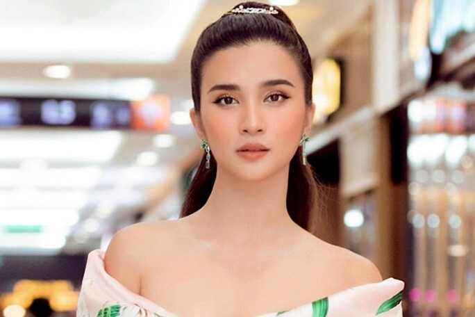 Nữ tiếp viên hàng không nổi tiếng từng đóng kính vạn hoa không ngại ký sổ nợ lấy tiền đi du lịch - 4