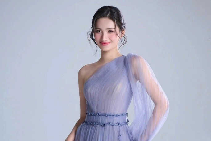 Nữ trợ giảng nhỏ tuổi nhất trường đh văn hóa nghệ thuật quân đội đi thi hoa hậu với chiếc mũ cối lập kỳ tích chưa từng có - 4