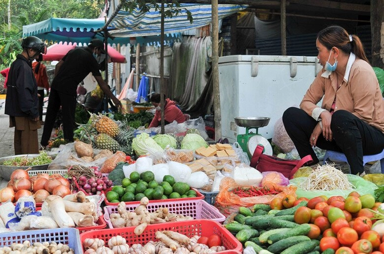 Ở an giang có khu chợ trên mây được mệnh danh là chợ cao nhất miền tây - 2