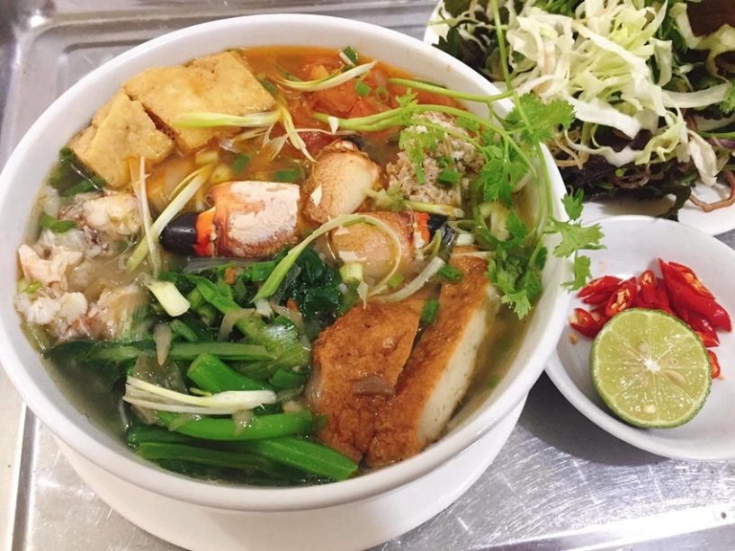 Ở hạ long có loại bún đặc sản nghe tên buồn cười mà được ví như cua hoàng đế quán nào cũng đông khách cả ngày - 2