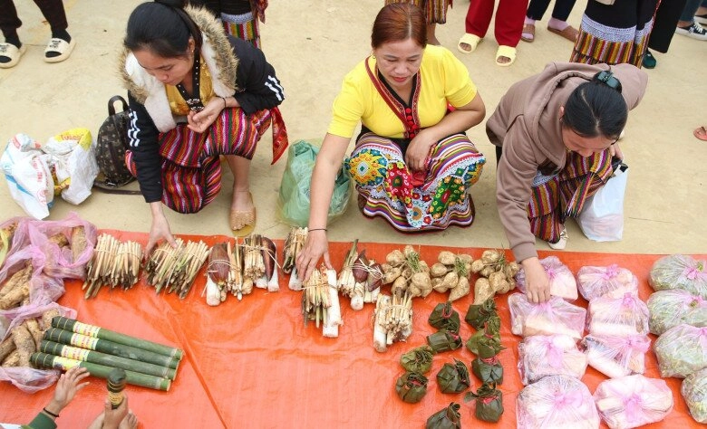 Ở nghệ an có chợ phiên nga my khách đến không chỉ mua sắm mà còn được trải nghiệm một điều đặc biệt - 4