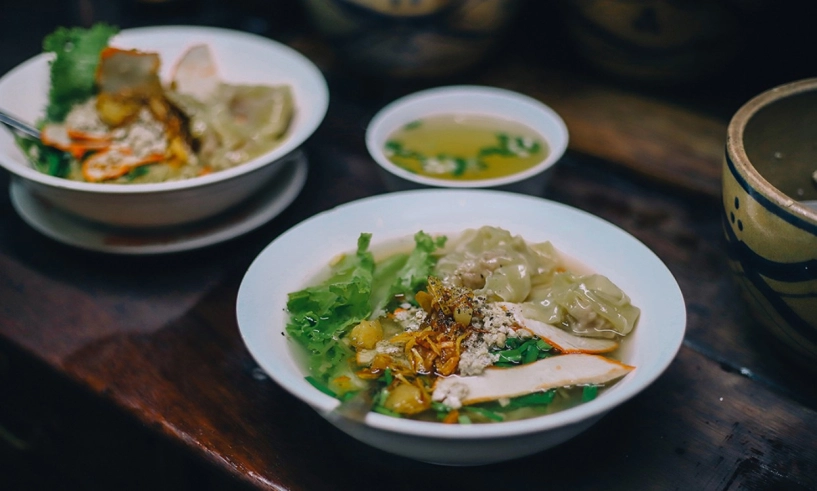 Ở sài gòn có tiệm hủ tiếu hơn 60 năm không ngủ công thức chỉ được truyền cho phụ nữ không ngày nào vắng khách - 1