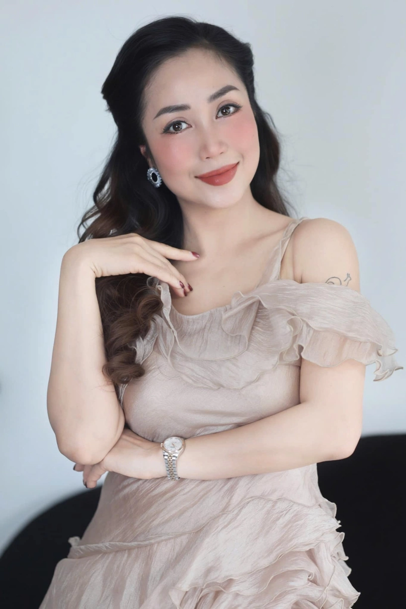 Ốc thanh vân đón năm mới tại quê nhà sau 1 năm nhiều biến động khoe nhan sắc rạng ngời khác hẳn thời bên úc - 4
