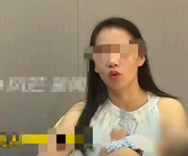 Ôm con về quê bạn trai cũ để nhận bố người phụ nữ đau đớn khi anh nói đúng 2 từ - 1