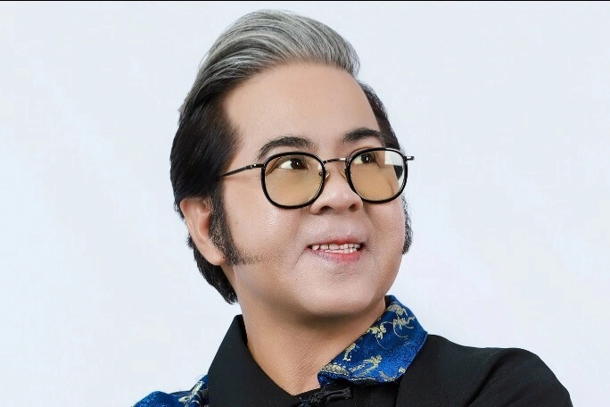 ông vua vũ trường là nsưt từng khóc xin tổ nghề vì bị cấm diễn giờ 60 tuổi không có con ruột - 3