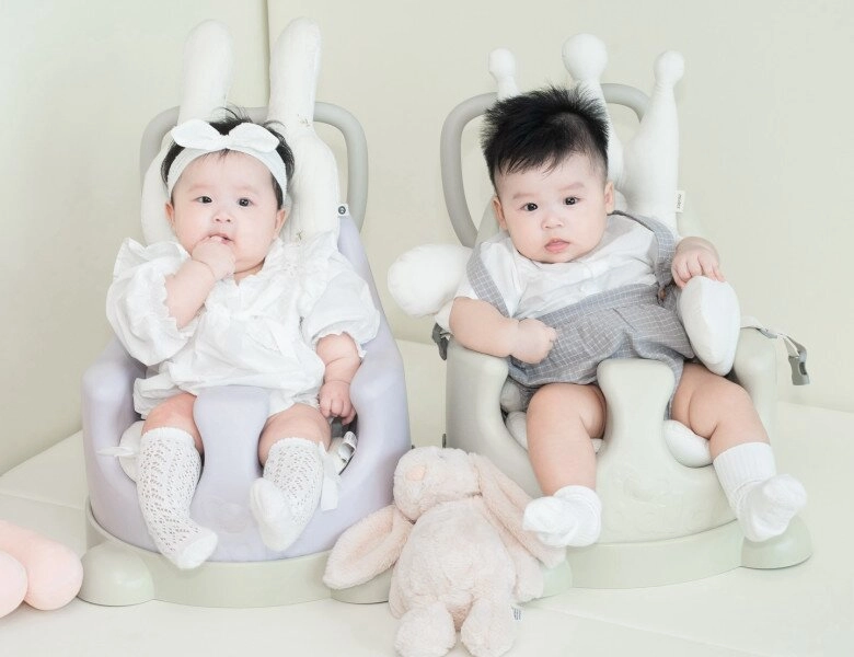 oppa hàn quốc nhà sam hơn nửa tuổi đã mê đọc đắc nhân tâm tính cách điềm tĩnh khác biệt chị gái sinh đôi - 4