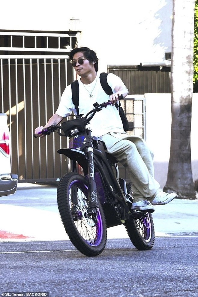 Pax thiên có nguy cơ xuất huyết não angelina jolie vội vào viện chăm con khán giả tò mò thái độ của brad pitt - 3