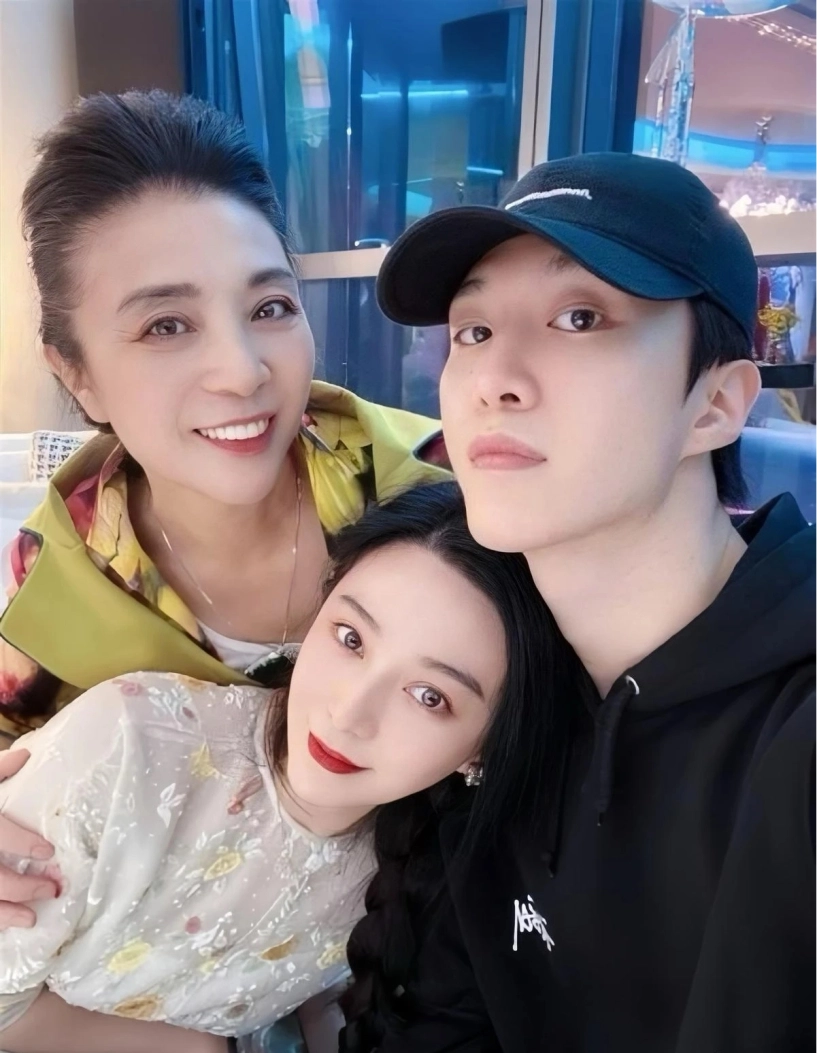 Phạm thừa thừa - em trai phạm băng băng vừa ra mắt đã giành 3 giải thưởng nay trở thành sự trả thù của chị gái - 6