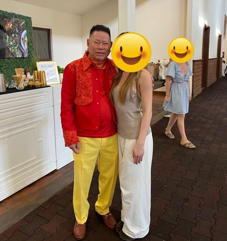 Phản ứng của tỷ phú hoàng kiều khi bị soi mói chuyện tình cảm nhắc tới tình cũ ngọc trinh - 2