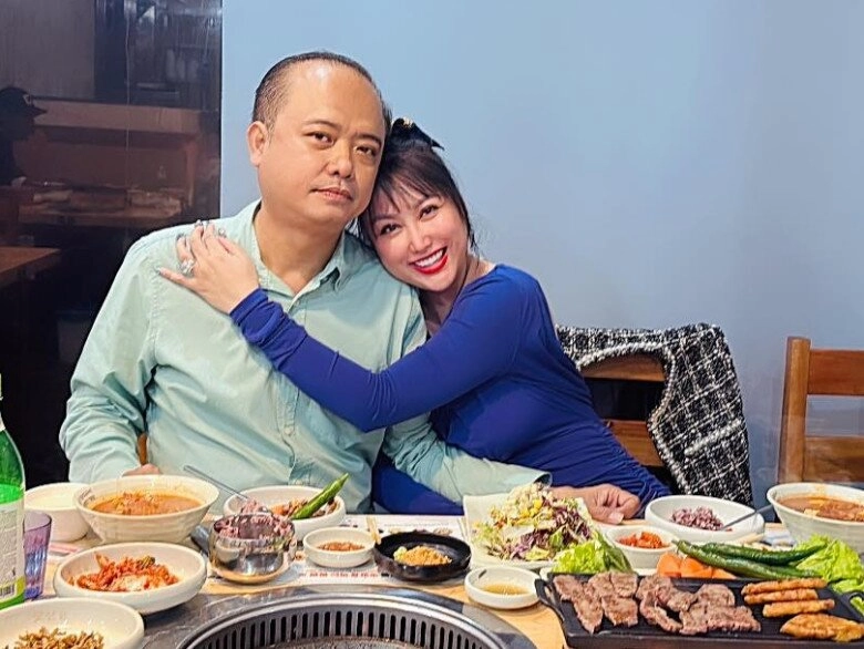 Phi thanh vân hạnh phúc sánh bước bên bạn trai ở tuổi u45 thẳng thắn nhắc tới chuyện có bầu - 3