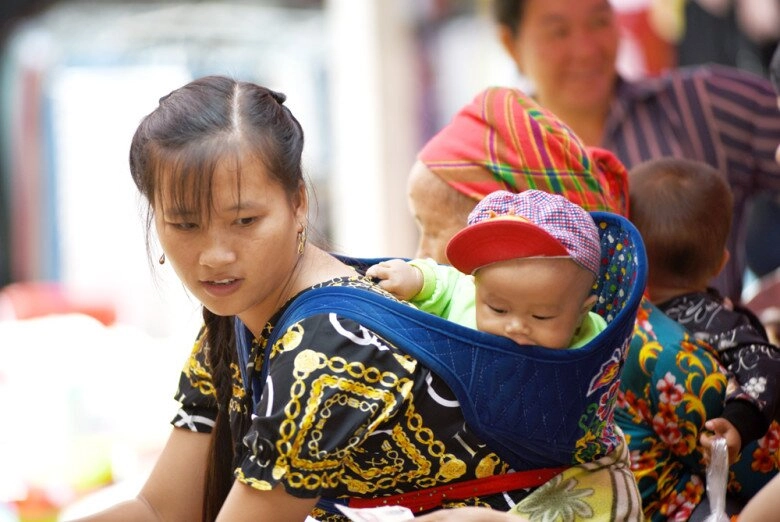 Phiên chợ chỉ họp duy nhất một lần vào thứ 7 ở tuyên quang phải đi bộ hàng giờ để đến đây mua sắm - 5