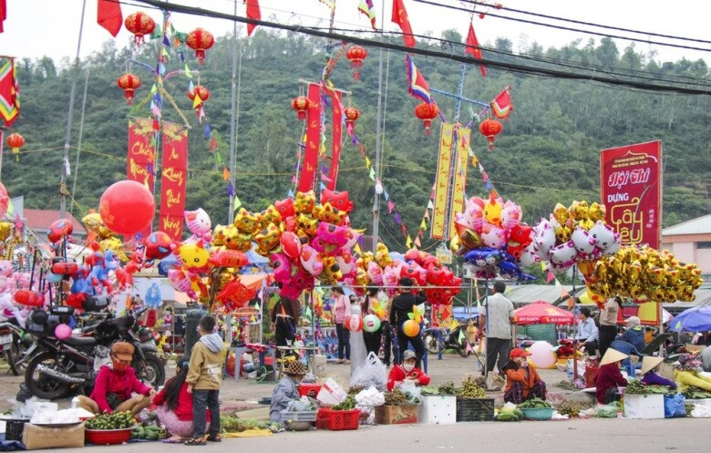 Phiên chợ độc lạ chỉ họp vào mùng 1 tết lọt top 100 phiên chợ độc đáo nhất việt nam - 2