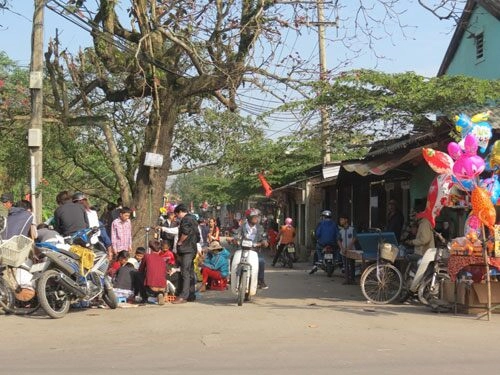 Phiên chợ lâu đời nhất xứ huế tồn tại hơn 170 năm dù đã có lúc thất truyền - 1