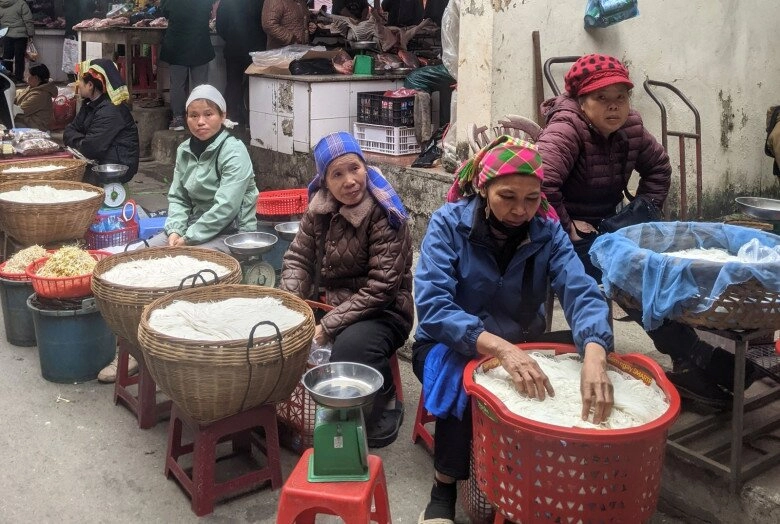 Phiên chợ lâu đời và sầm uất bậc nhất cao bằng du khách nào cũng muốn ghé thử một lần - 2