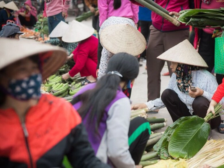Phiên chợ quê hiếm hoi còn sót lại giữa lòng thái bình bán toàn thức quà mà thành phố không thể có - 3