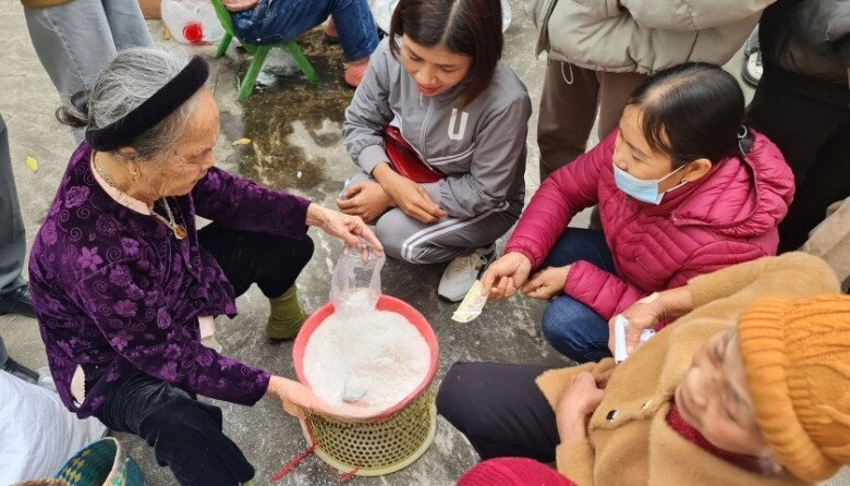 Phiên chợ tồn tại suốt 300 năm giữa lòng thái bình chỉ họp duy nhất 1 ngày trong năm hút tới hàng chục nghìn lượt khách - 4