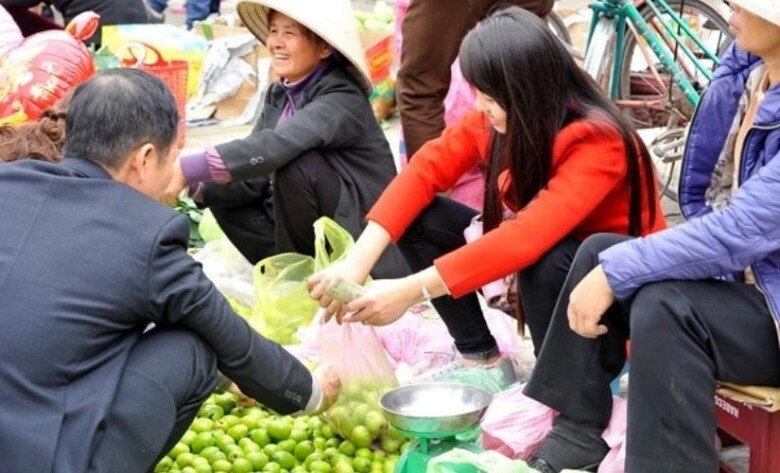 Phiên chợ tồn tại từ thế kỷ 15 giữa lòng nam định chỉ họp vài ngày trong năm hút đến vài nghìn lượt khách - 2