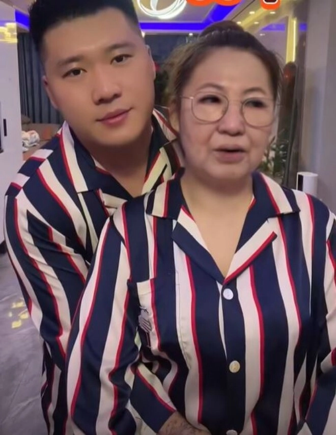 Phú bà lấy trai trẻ kém 11 tuổi sinh đôi ở tuổi 40 được bố mẹ chồng cưng như trứng - 3