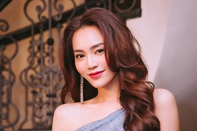 phú bà tuổi tỵ được đại gia tặng quà valentine 80 tỷ chăm da bằng vàng 24k quan hệ với mẹ chồng ra sao - 1