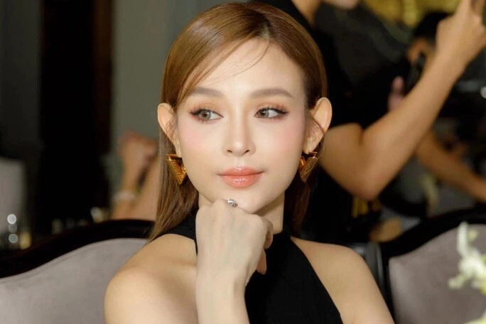 phú bà tuổi tỵ được đại gia tặng quà valentine 80 tỷ chăm da bằng vàng 24k quan hệ với mẹ chồng ra sao - 4