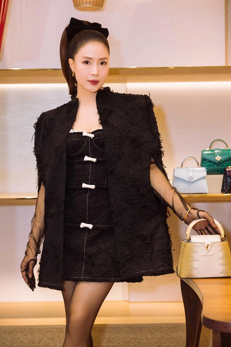 Phụ nữ 35 học hồng diễm 3 kiểu tóc từ dài đến ngắn giúp gương mặt thêm trẻ trung và sang trọng - 3