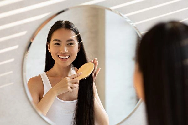 Phụ nữ 50 tóc rụng khó mọc lại 5 chiêu làm đẹp nàng 30 nên làm ngay để tóc dày lên 200 khi về già - 2