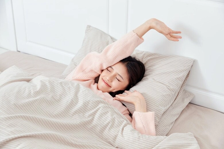 Phụ nữ 50 tóc rụng khó mọc lại 5 chiêu làm đẹp nàng 30 nên làm ngay để tóc dày lên 200 khi về già - 3