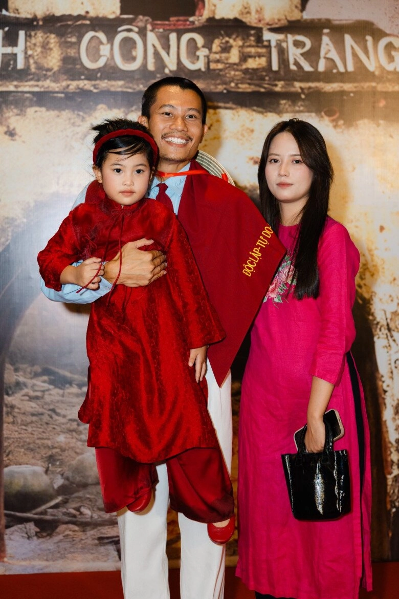 Phương nam - đội trưởng tạ trong phim mưa đỏ ông nội tôi là liệt sĩ chưa tìm thấy hài cốt - 8