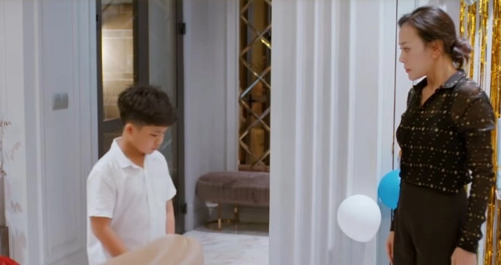 Phương oanh diễn cảnh tát chảy máu miệng kẻ bắt nạt con trai ở tiệc sinh nhật phụ huynh việt tràn vào bình luận - 8