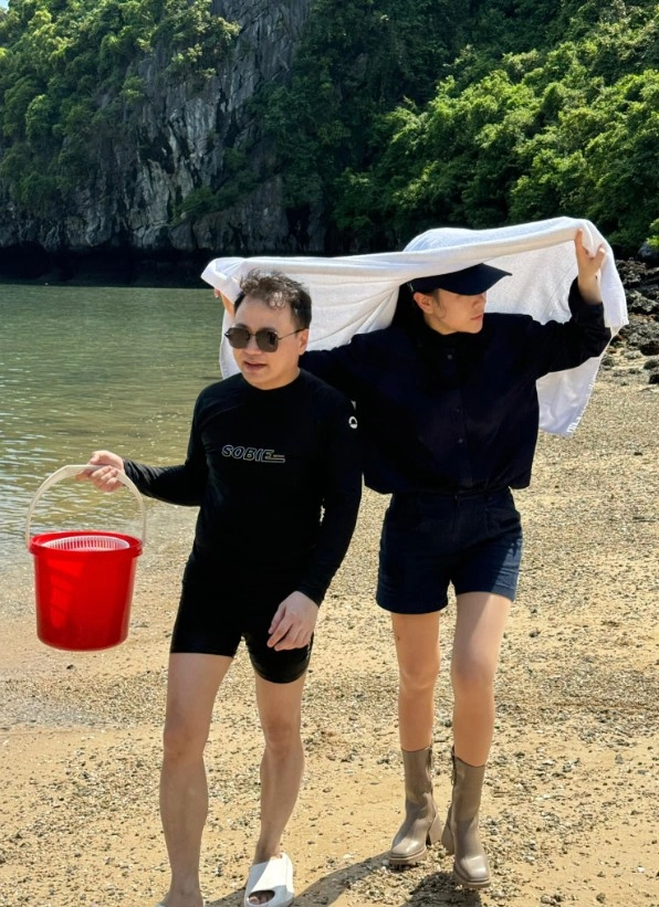 Phương oanh được shark bình hầu hạ chuẩn bà hoàng bóp vai phụ bếp không thiếu việc nào - 3