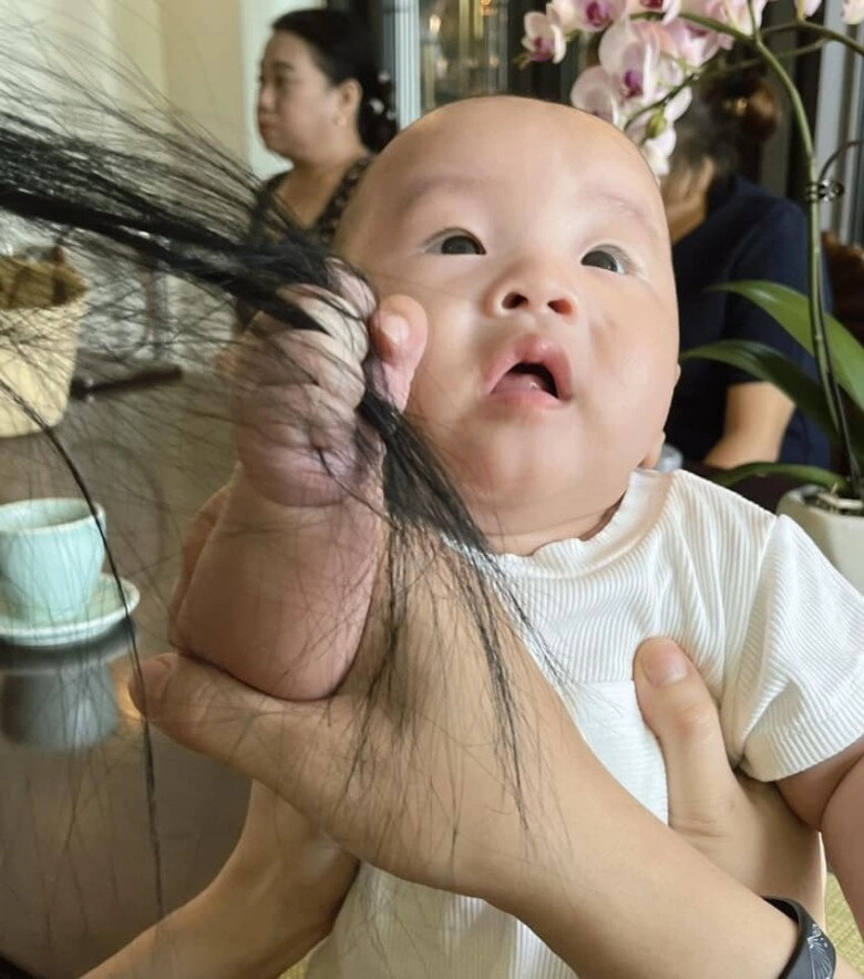 Phương oanh mách tội con trai khiến chồng đại gia vội lên tiếng phản hồi cái liếc mắt của quý tử gây sốt - 4