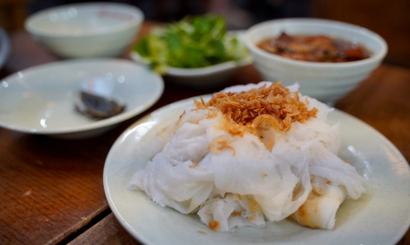 Quán bánh cuốn ăn kèm cà cuống 70 năm tuổi nhận sao michelin đắt nhất nhì hà nội mà ngày bán cả nghìn suất - 2