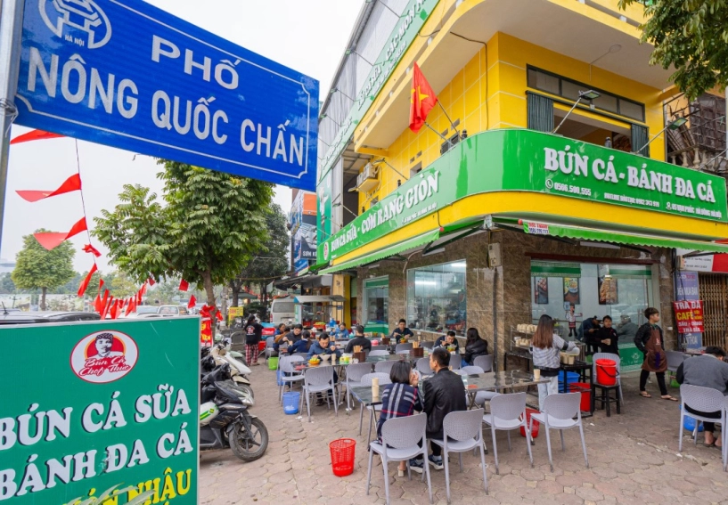 Quán bún cá sữa duy nhất ở hà nội hương vị độc lạ bán hơn 1000 bát ngày nhân viên phục vụ không ngơi tay - 5