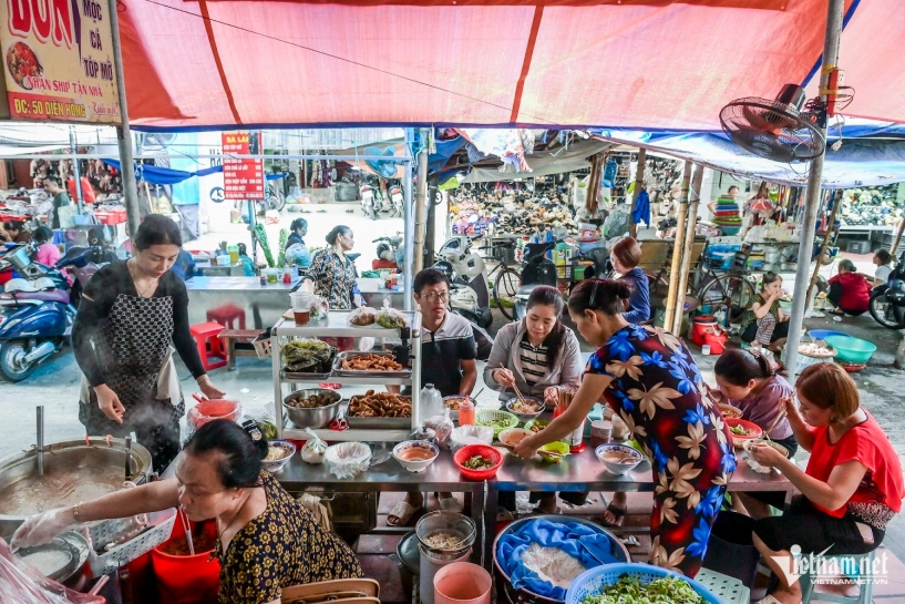Quán bún sung 40 năm ở nam định chỉ 10 nghìnbát hết veo cả tạ bún mỗi ngày - 1