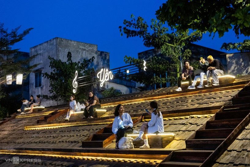 Quán cà phê cho khách ngồi trên mái nhà - 3