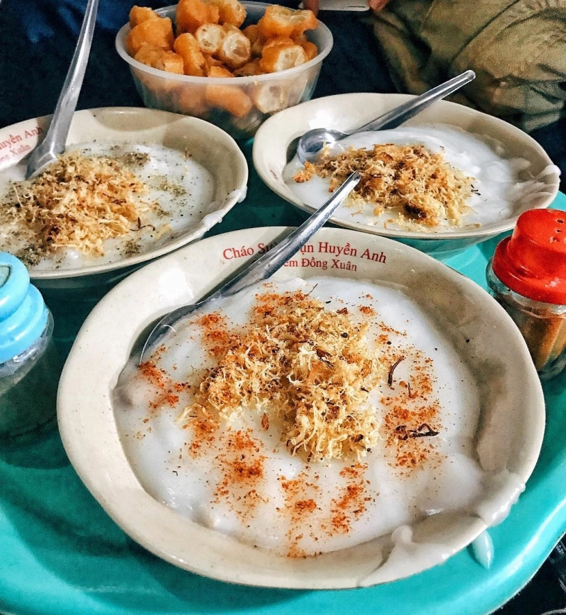 Quán cháo sườn đắt nhất hà nội khách xếp hàng để được ngồi vỉa hè ăn cháo đông hay hè vẫn bán 500 bátngày - 2