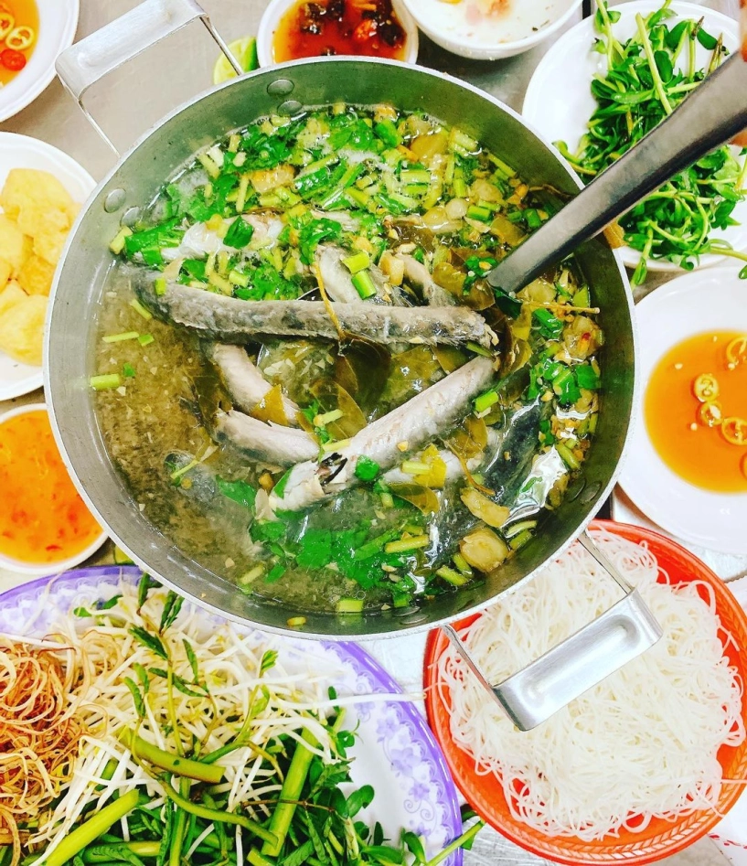 Quán lẩu cá kèo chuẩn vị miền tây nhất sài gòn khách ngồi kín bàn vì món ăn tươi và giá rẻ giật mình - 1